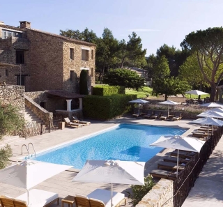 Sourcing de carrelage et c&eacute;ramique pour h&ocirc;tel 5 &eacute;toiles &agrave; Joucas, avec solutions techniques sur mesure en pierre et gr&egrave;s c&eacute;rame.