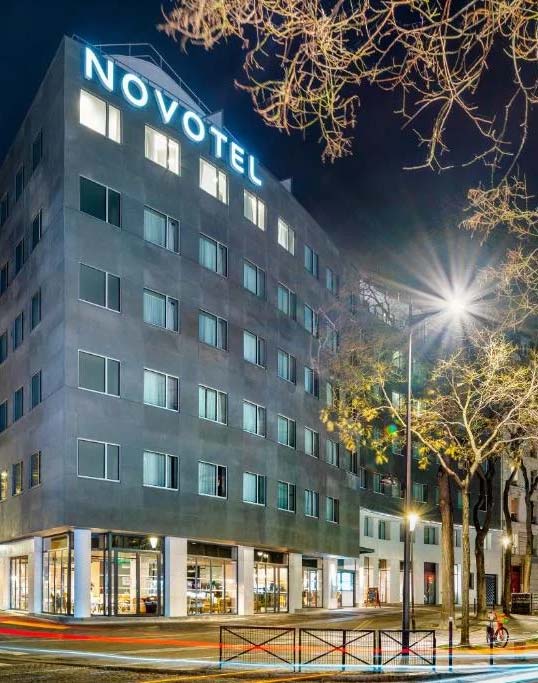 Hôtel Novotel en milieu urbain, projet de déploiement national en carrelage et céramique pour groupe hôtelier