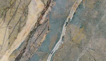 Plaques céramiques XXL en grand format, utilisées en sol et mur pour un projet architectural contemporain